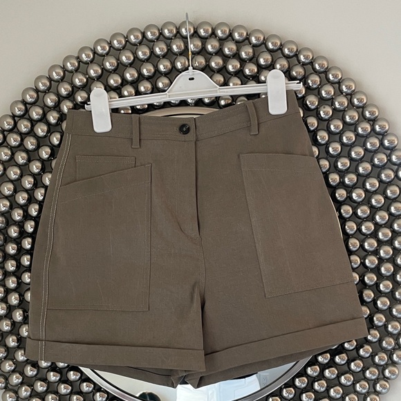 La Ligne Women's High Waist Patch Pocket Shorts in Mushroom - Picture 5 of 9